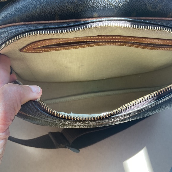 Louis Vuitton Monogram Reporter Crossbody PM - Picture 3 of 16